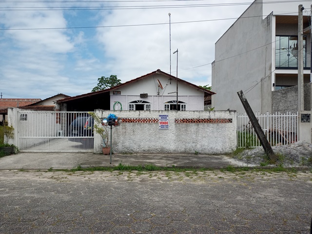 Excelente residência á 300 metros do mar!!! - Vendas | Casas | Matinhos-PR Excelente residência á 300 metros do mar!!! - Vendas | Casas | Matinhos-PR